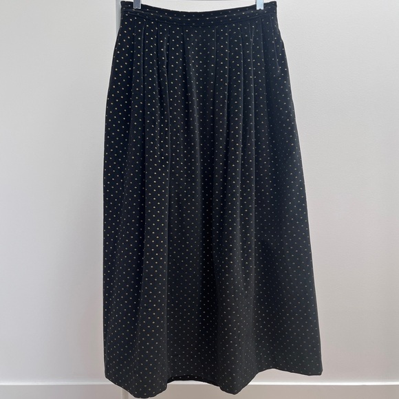 Vintage Dresses & Skirts - Vintage velvet pleated skirt 12 black gold pockets Components by Susan Bristol
